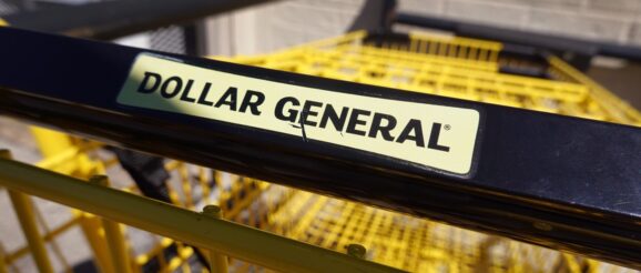 Dollar General forecasts a better year. Here's why